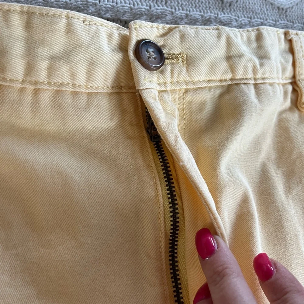 IZOD Saltwater Chinos Light Yellow Flat Front Dress Shorts Men’s Size 40W - Picture 13 of 15